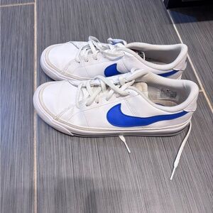 Nike White and Blue Sneakers